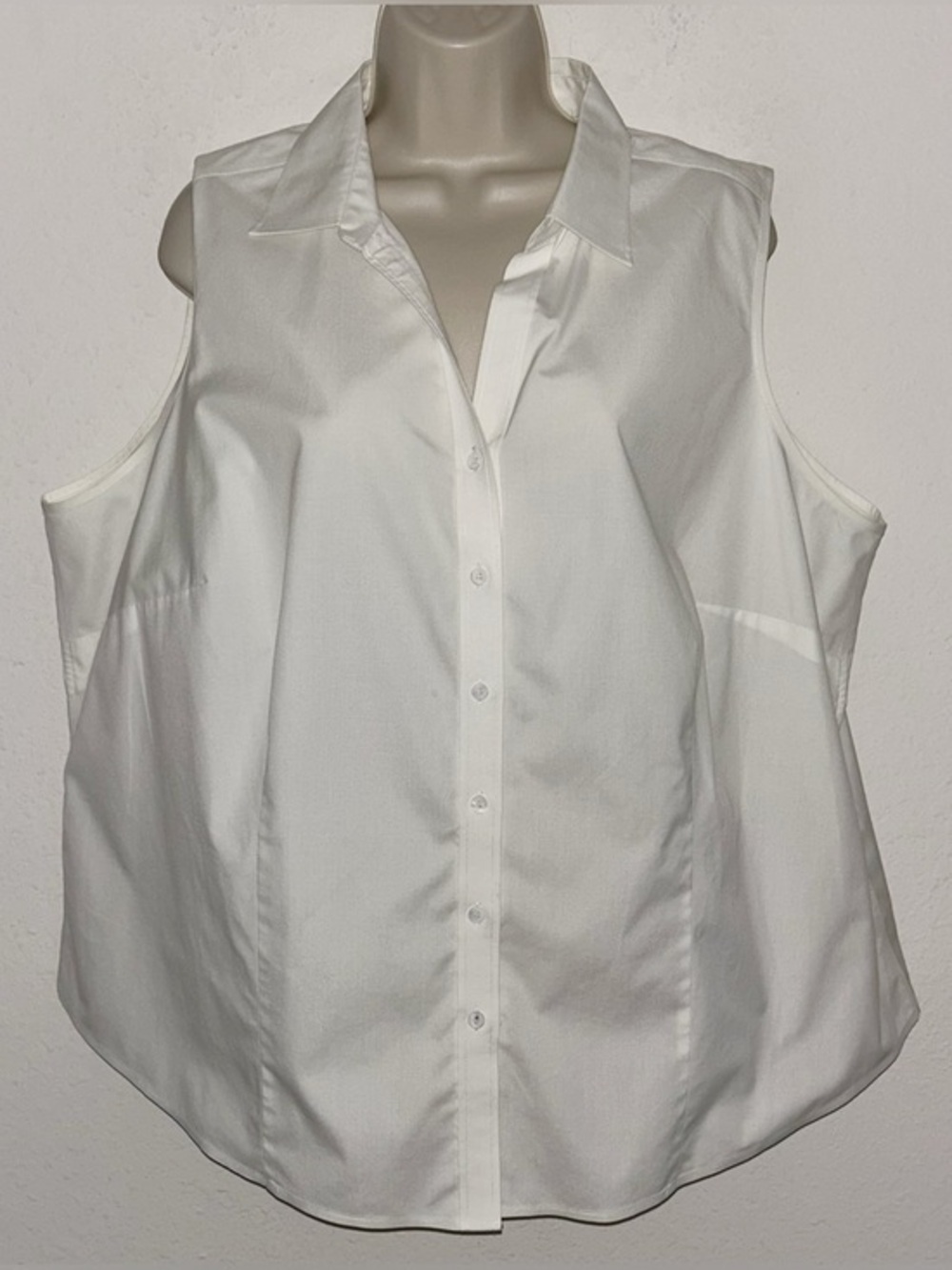 Talbots White Sleeveless Button-Down Blouse